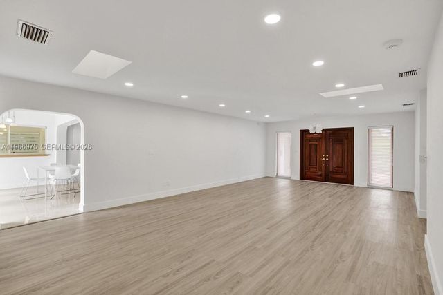 19710 NE 23rd Ave, Miami, FL 33180