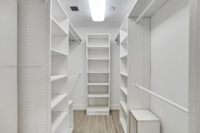 19710 NE 23rd Ave, Miami, FL 33180