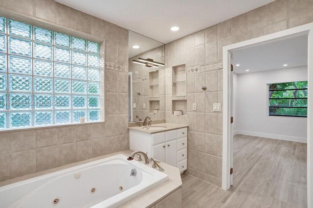 19710 NE 23rd Ave, Miami, FL 33180