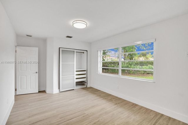 19710 NE 23rd Ave, Miami, FL 33180