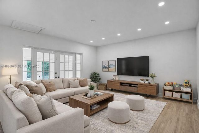 19710 NE 23rd Ave, Miami, FL 33180