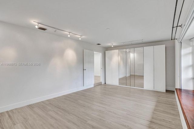 19710 NE 23rd Ave, Miami, FL 33180