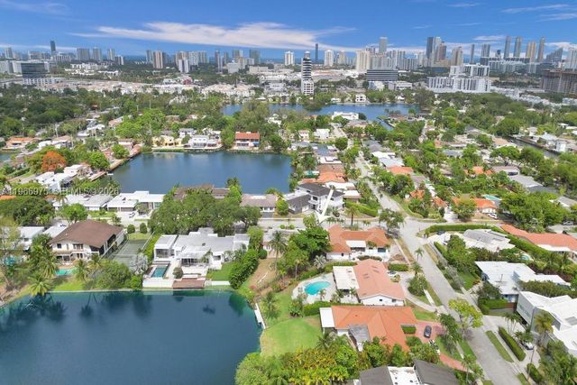 19710 NE 23rd Ave, Miami, FL 33180