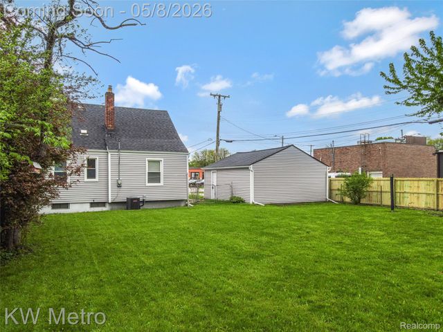 13631 Kingston Street, Oak Park, MI 48237