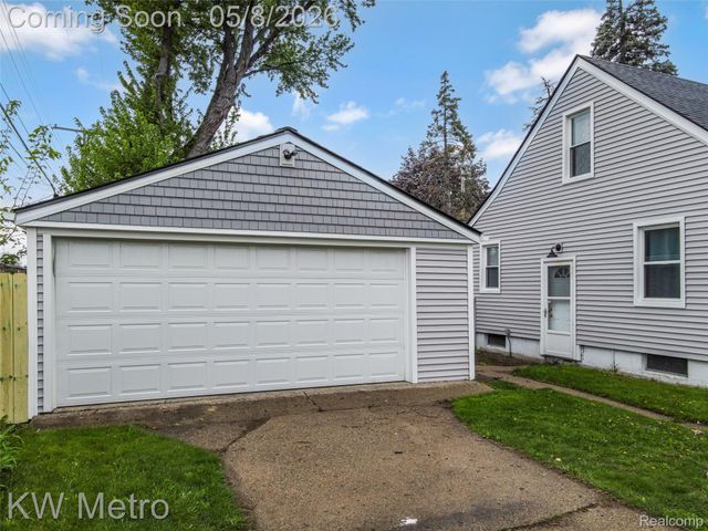 13631 Kingston Street, Oak Park, MI 48237