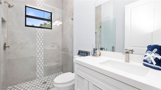 3335 66th AVE NE, Naples, FL 34120