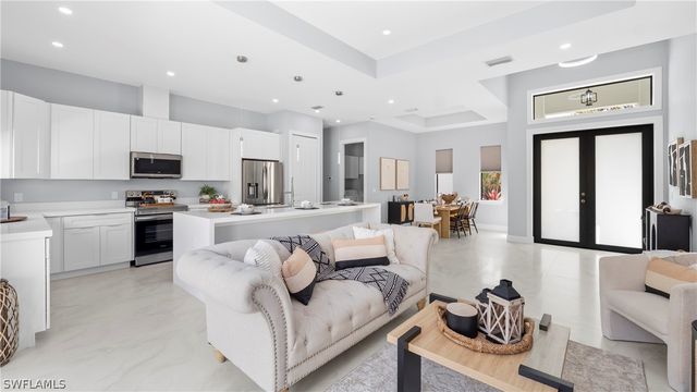 3335 66th AVE NE, Naples, FL 34120