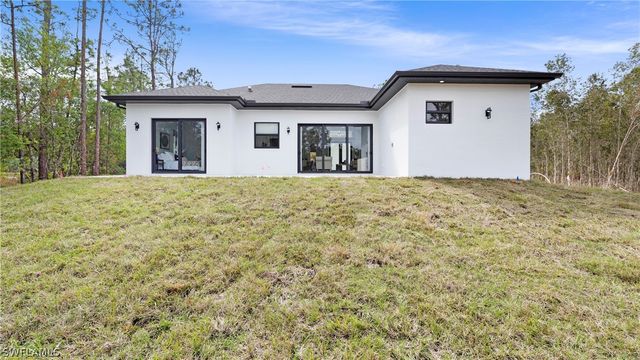 3335 66th AVE NE, Naples, FL 34120