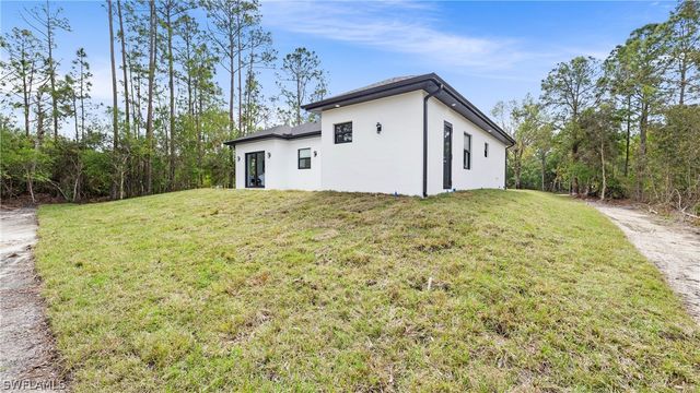 3335 66th AVE NE, Naples, FL 34120