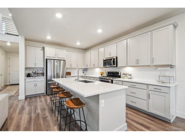 9989 Victor St, Commerce City, CO 80022