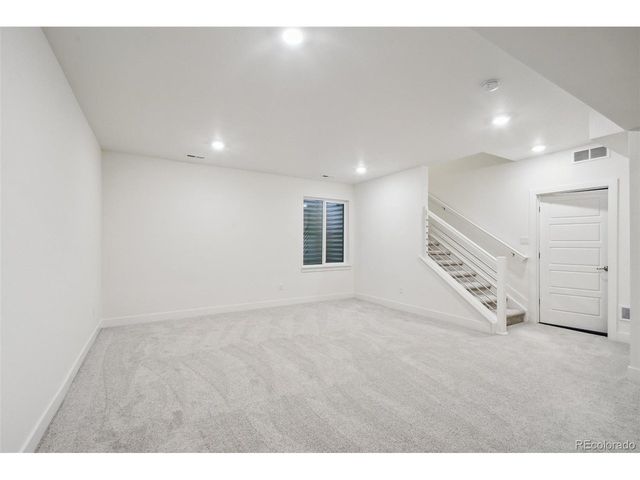 9989 Victor St, Commerce City, CO 80022