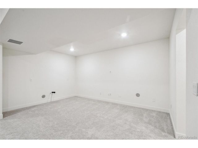 9989 Victor St, Commerce City, CO 80022