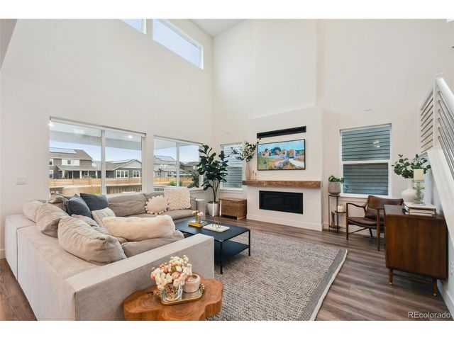 9989 Victor St, Commerce City, CO 80022