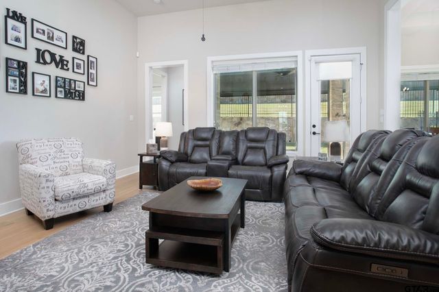 7434 Waterview Sq, Tyler, TX 75703