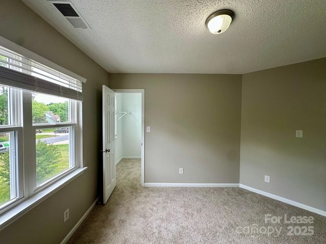 13809 Stephendale Drive, Charlotte, NC 28273