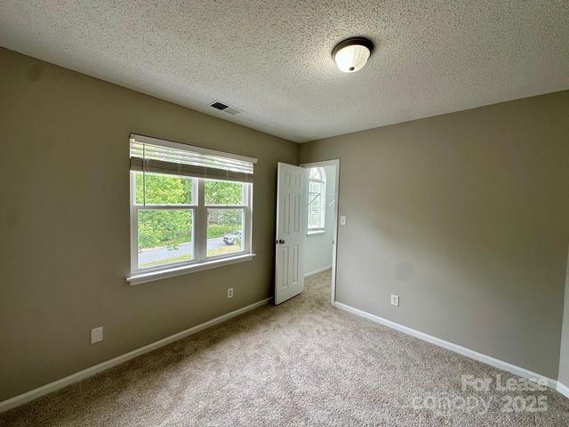 13809 Stephendale Drive, Charlotte, NC 28273