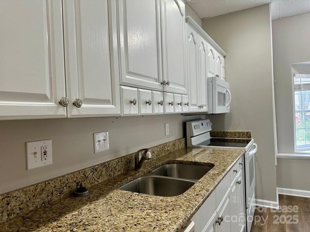 13809 Stephendale Drive, Charlotte, NC 28273