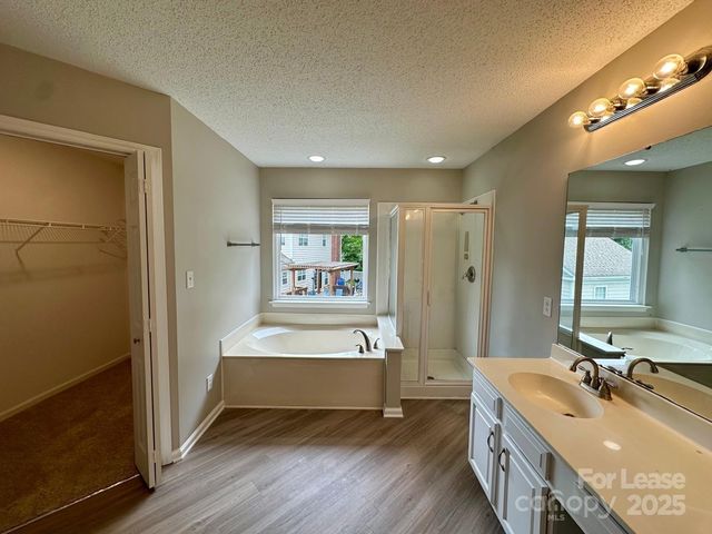 13809 Stephendale Drive, Charlotte, NC 28273