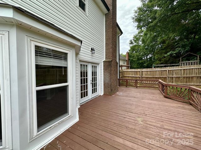 13809 Stephendale Drive, Charlotte, NC 28273