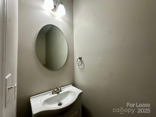 13809 Stephendale Drive, Charlotte, NC 28273