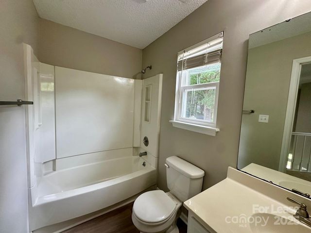 13809 Stephendale Drive, Charlotte, NC 28273