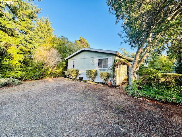 179 OUTER Dr, Florence, OR 97439