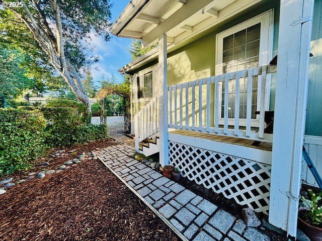 179 OUTER Dr, Florence, OR 97439