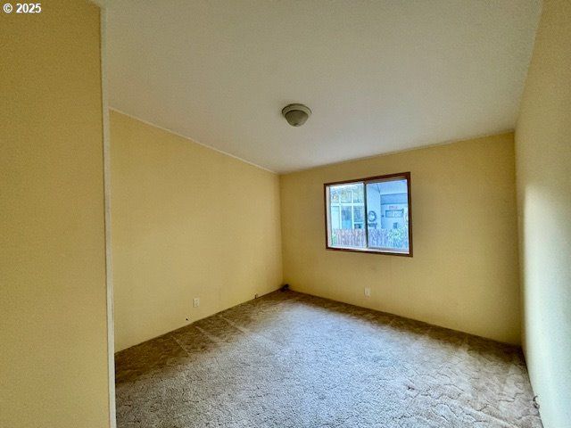 179 OUTER Dr, Florence, OR 97439