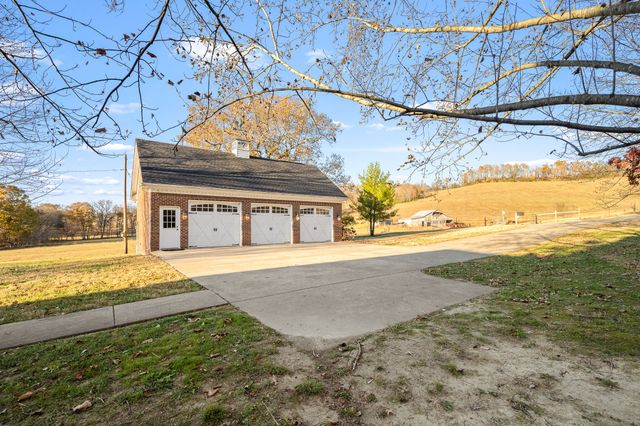 60 Groce Rd, Fayetteville, TN 37334