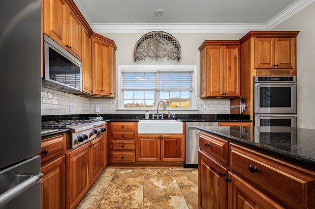 60 Groce Rd, Fayetteville, TN 37334