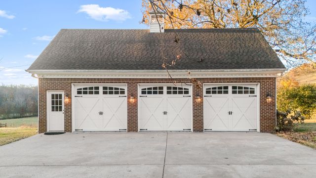 60 Groce Rd, Fayetteville, TN 37334