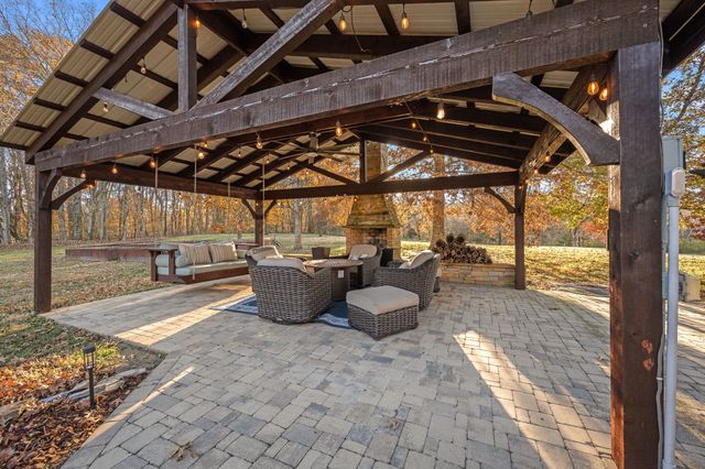 60 Groce Rd, Fayetteville, TN 37334