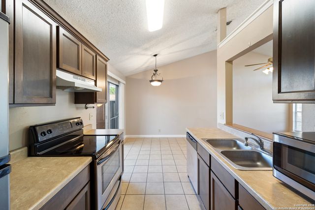 9140 Timber Path Unit 2204, San Antonio, TX 78250