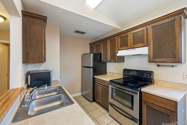 9140 Timber Path Unit 2204, San Antonio, TX 78250