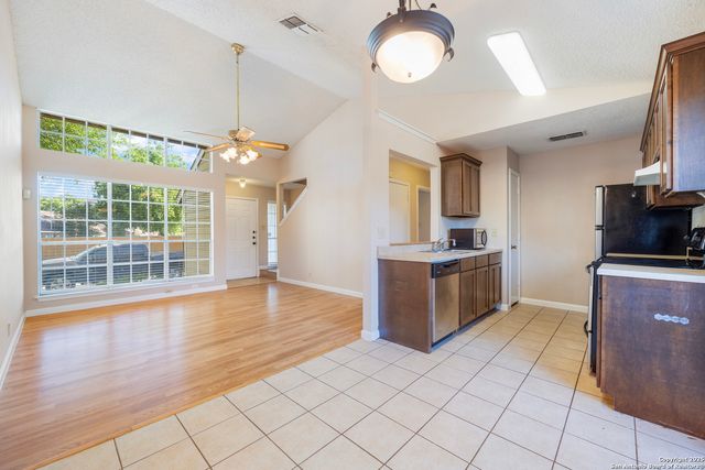 9140 Timber Path Unit 2204, San Antonio, TX 78250