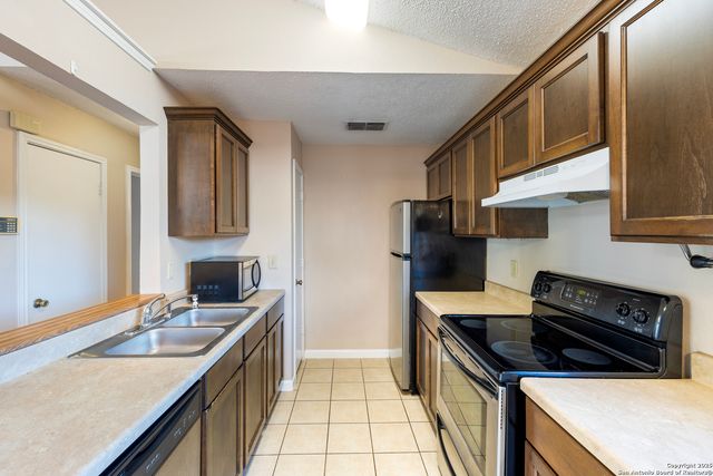 9140 Timber Path Unit 2204, San Antonio, TX 78250