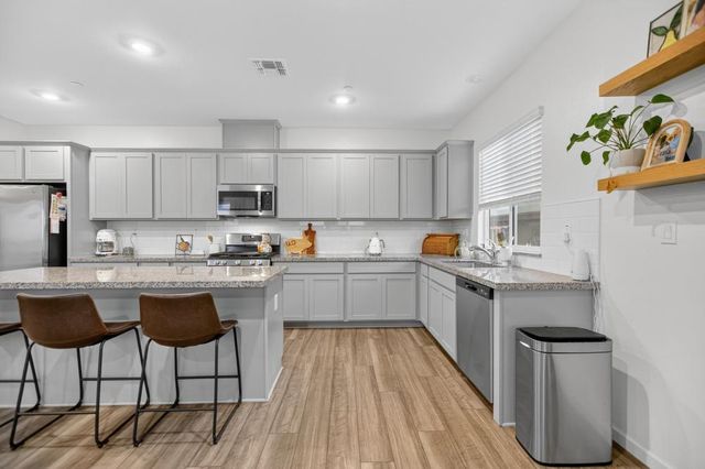 2036 Bacall Ct, Olivehurst, CA 95961