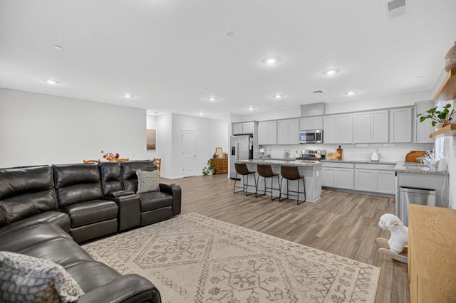 2036 Bacall Ct, Olivehurst, CA 95961