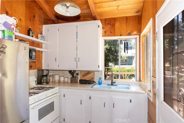 2485 Spring, Running Springs, CA 92382