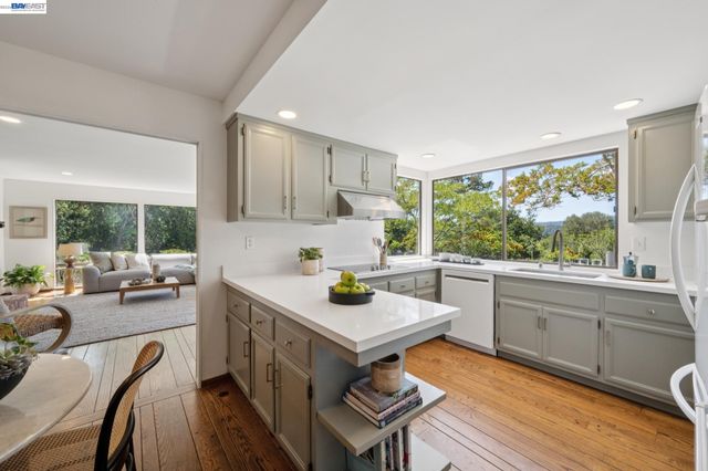 68 LAMBETH SQ, Moraga, CA 94556