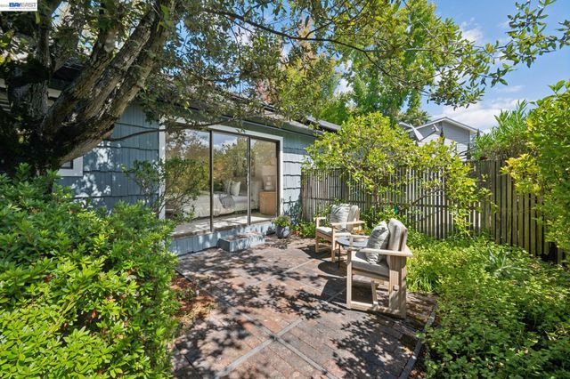 68 LAMBETH SQ, Moraga, CA 94556