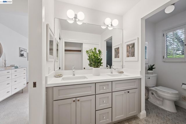 68 LAMBETH SQ, Moraga, CA 94556