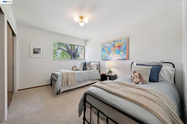 68 LAMBETH SQ, Moraga, CA 94556