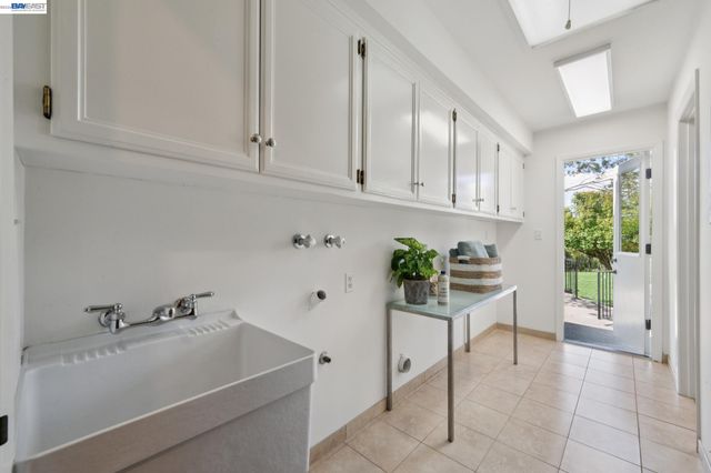 68 LAMBETH SQ, Moraga, CA 94556