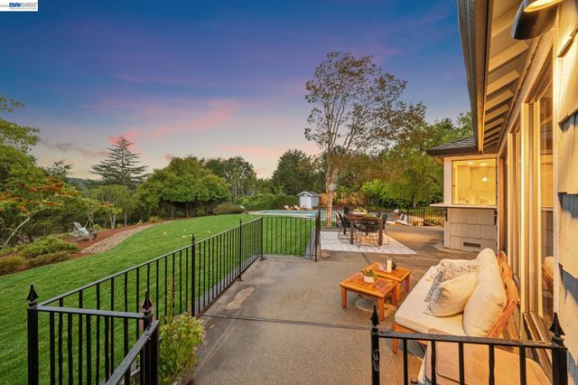 68 LAMBETH SQ, Moraga, CA 94556