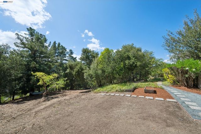 68 LAMBETH SQ, Moraga, CA 94556