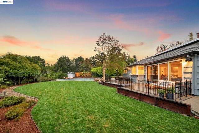 68 LAMBETH SQ, Moraga, CA 94556