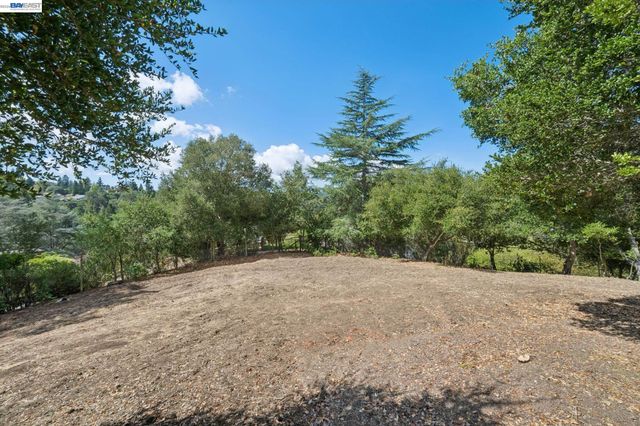 68 LAMBETH SQ, Moraga, CA 94556