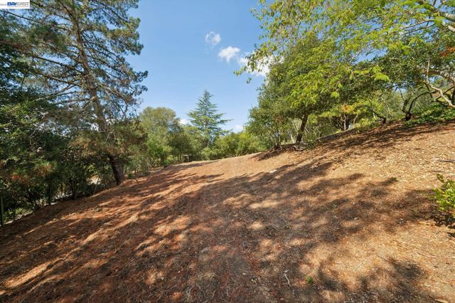68 LAMBETH SQ, Moraga, CA 94556