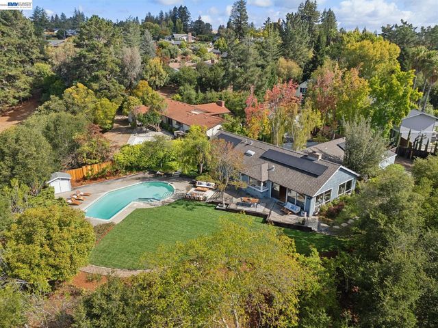 68 LAMBETH SQ, Moraga, CA 94556